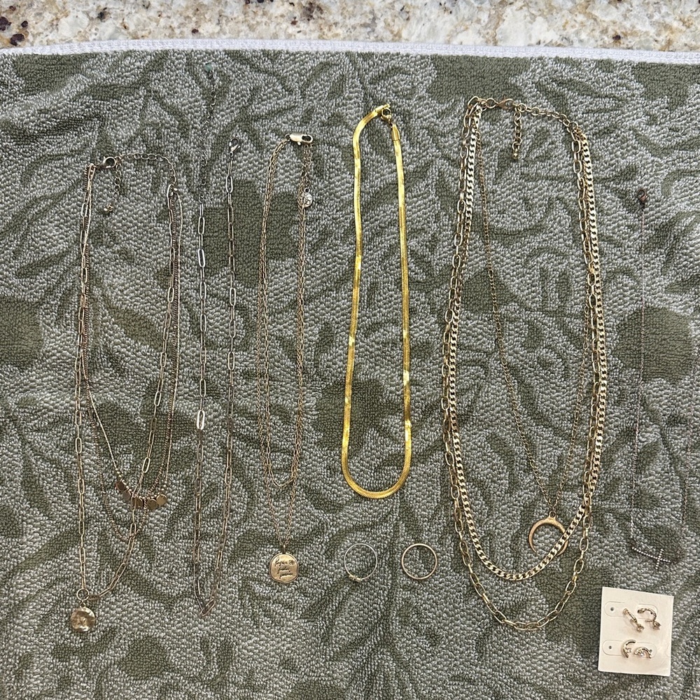 Elegant Gold and Silver Necklace Set
